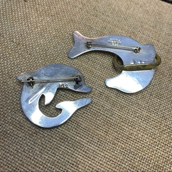 Vintage | Set of 2 Playful Dolphins Sterling by Laura Silver 925 Pins Brooches - Picture 7 of 8